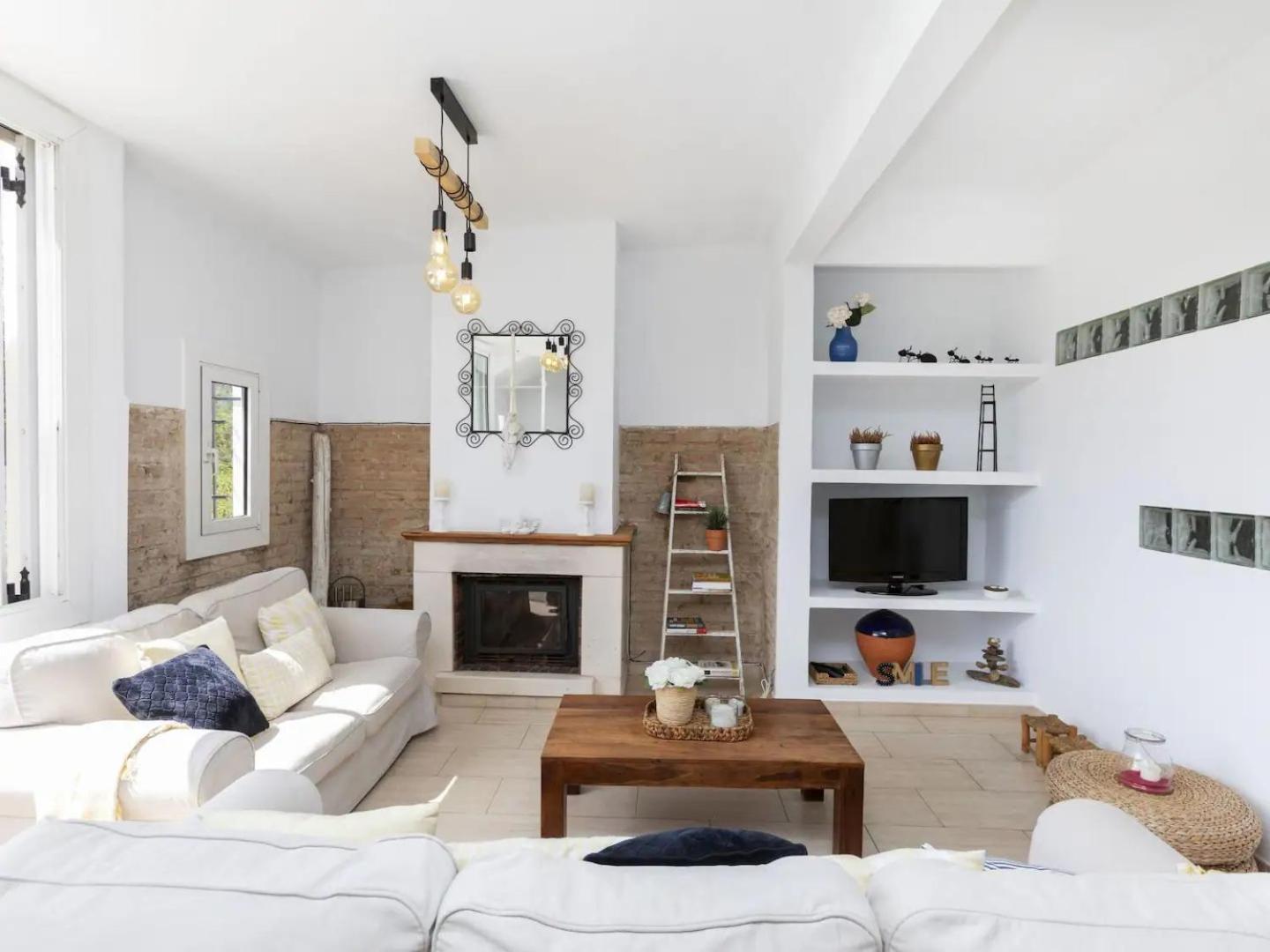Casa Canyet Con Piscina A Un Paso De Barcelona Y La Playa Badalona Exterior photo