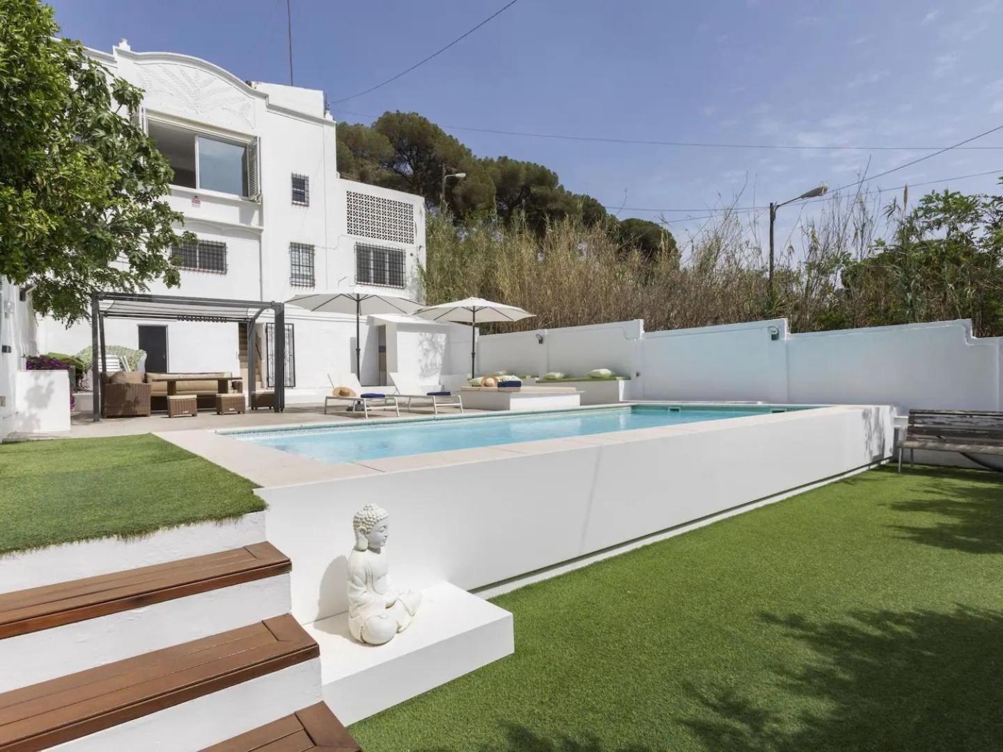 Casa Canyet Con Piscina A Un Paso De Barcelona Y La Playa Badalona Exterior photo
