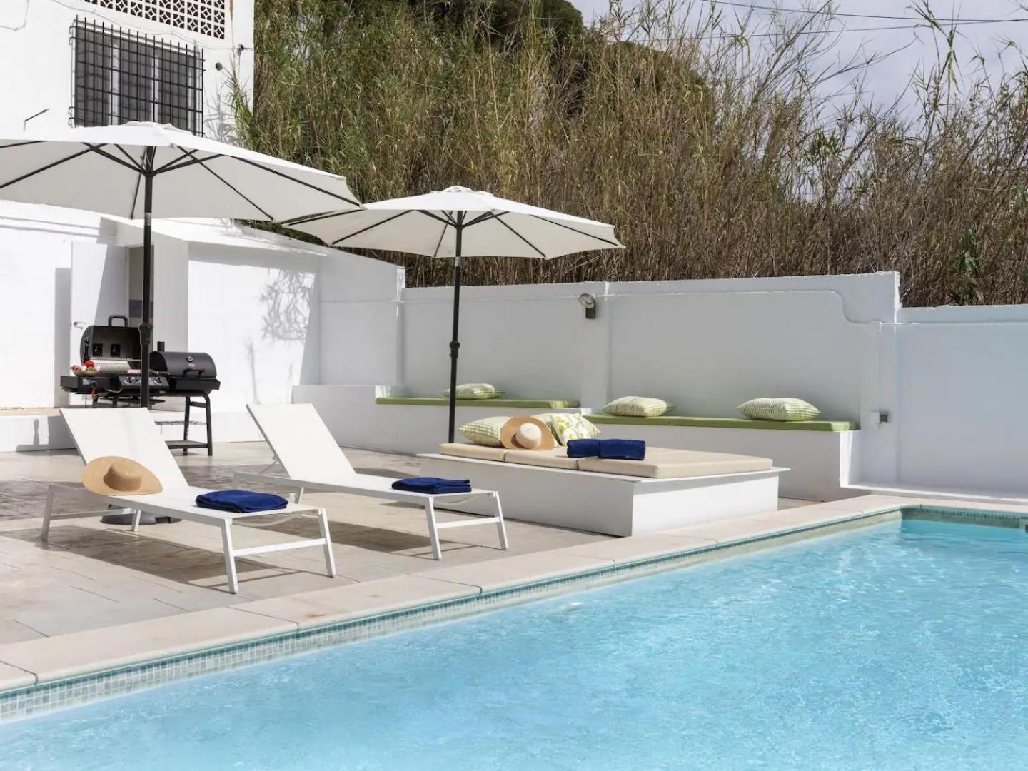Casa Canyet Con Piscina A Un Paso De Barcelona Y La Playa Badalona Exterior photo