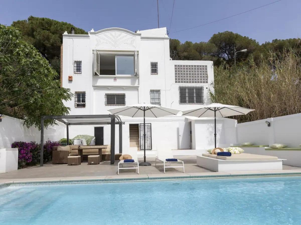 Casa Canyet Con Piscina A Un Paso De Barcelona Y La Playa Badalona Exterior photo