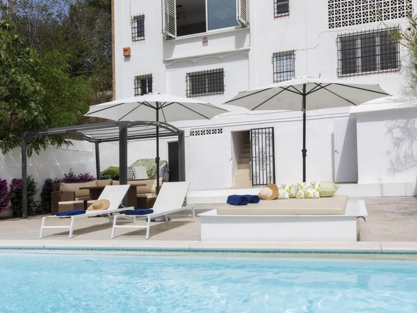 Casa Canyet Con Piscina A Un Paso De Barcelona Y La Playa Badalona Exterior photo